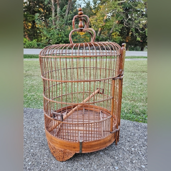 Beautiful Vintage Wooden Bird Cage - Picture 4 of 6